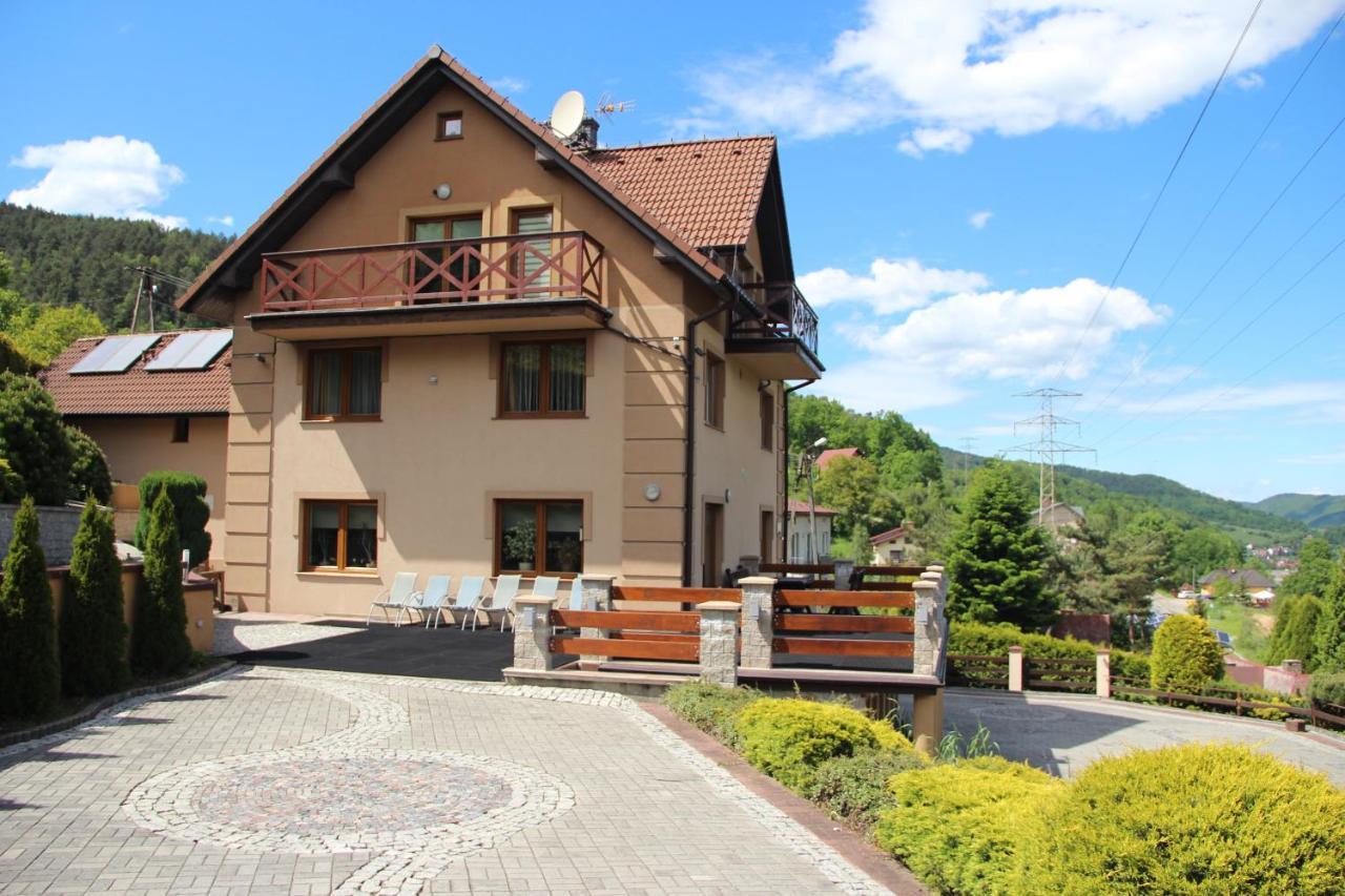 Hotel Dom W Gorach "Tresna" Extérieur photo