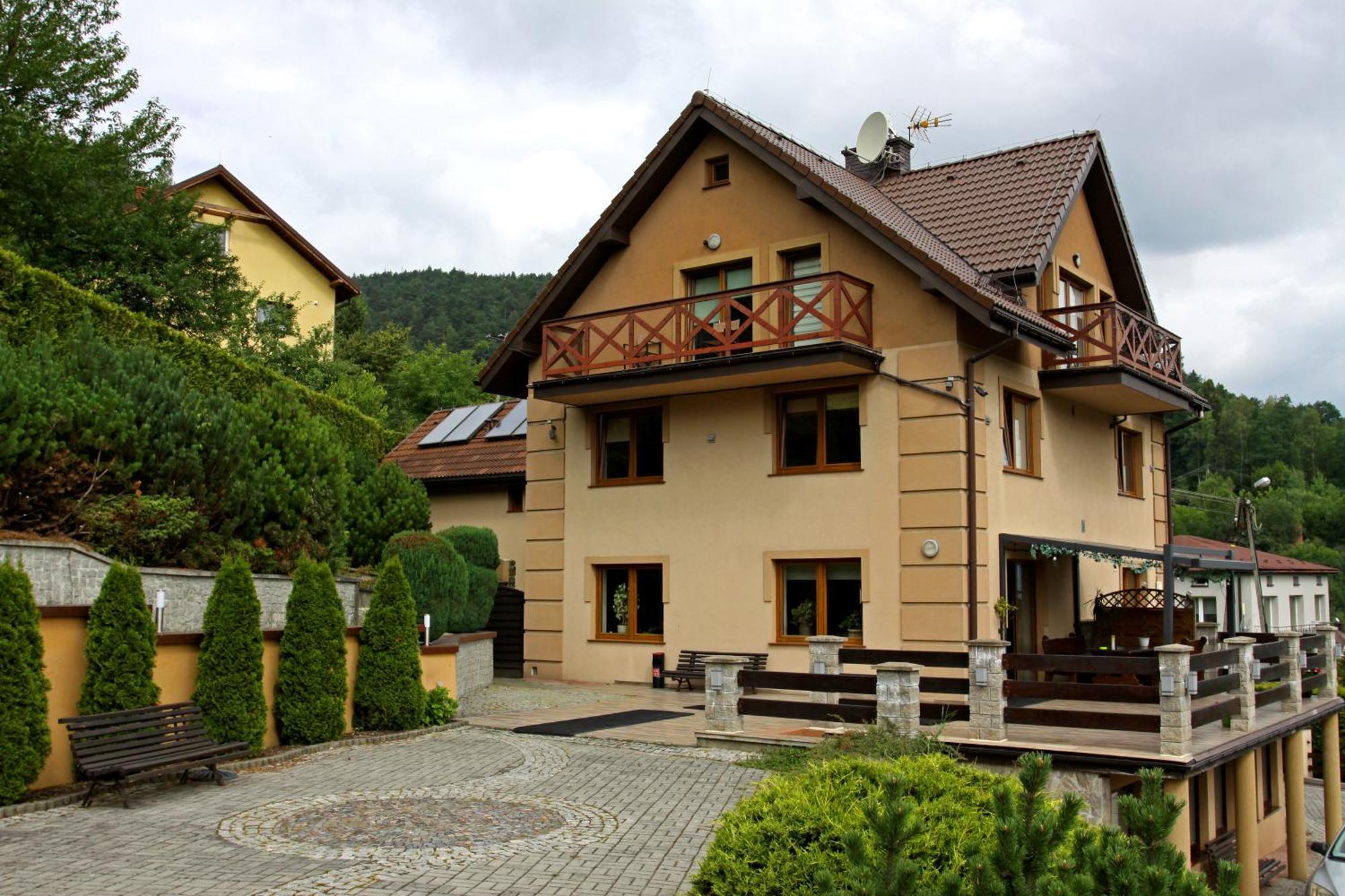 Hotel Dom W Gorach "Tresna" Extérieur photo